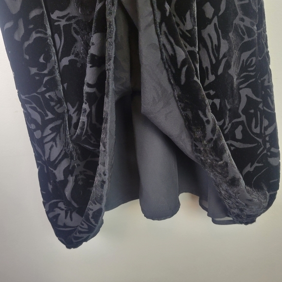 Aritzia Wildred Trompette Velvet  Sleeveless Dress Silk Black XS - Picture 4 of 12